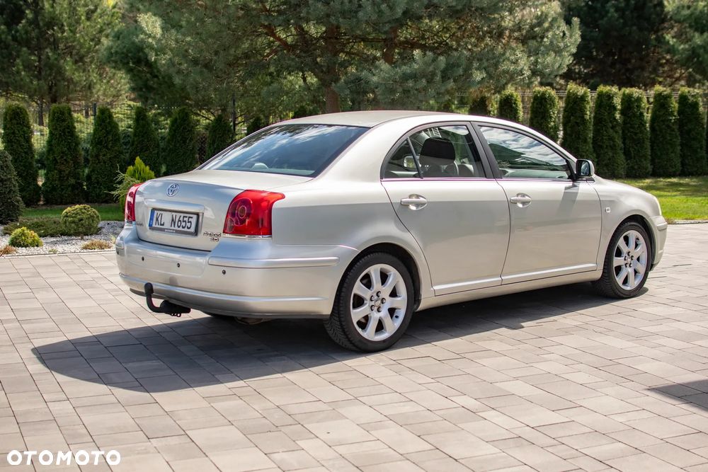 Toyota Avensis - 22