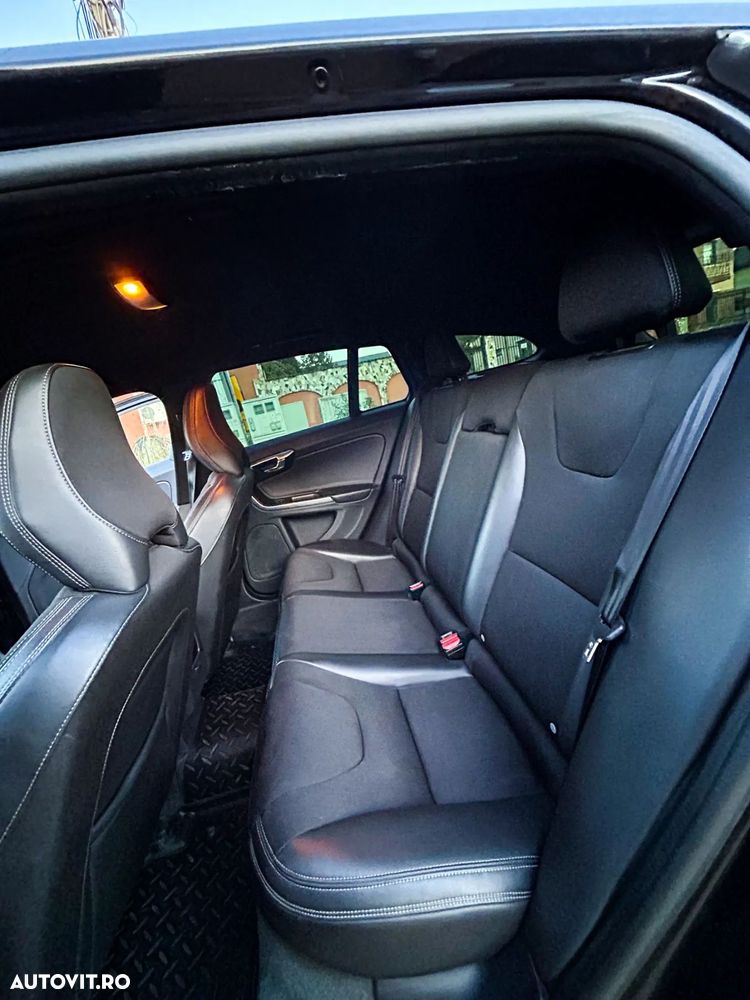 Volvo V60 D3 Geartronic R-Design - 16