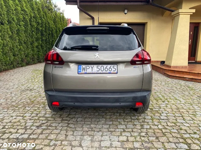 Peugeot 2008 1.2 Pure Tech Style - 7