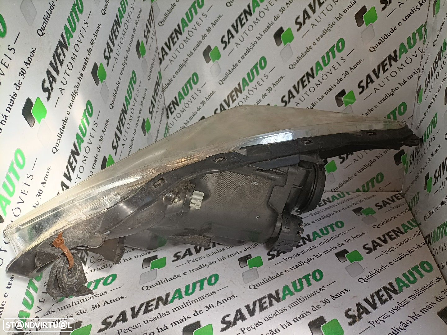 Farol Dto Toyota Verso S (_P12_) - 2