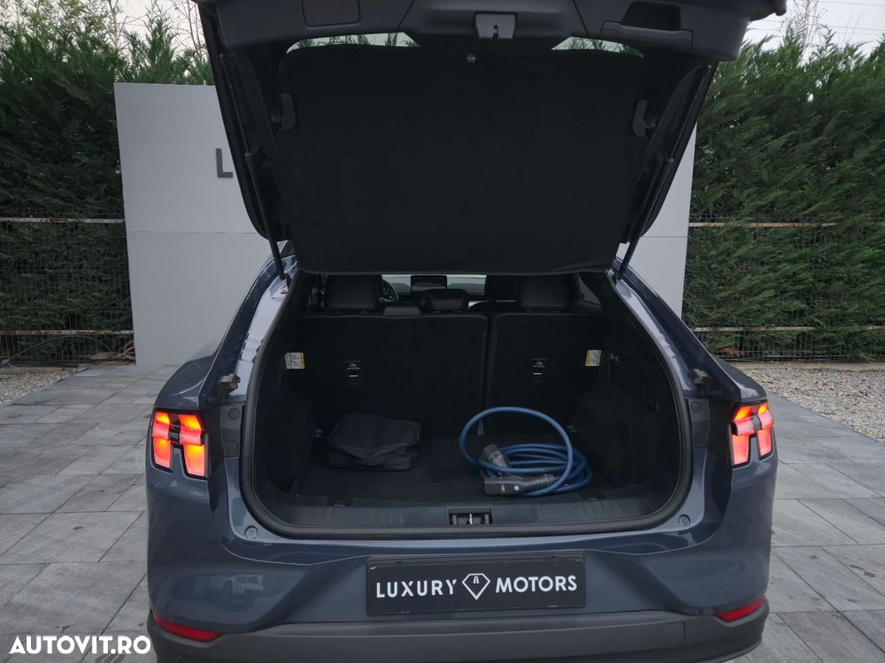 Ford Mustang Mach-E PREMIUM - 28