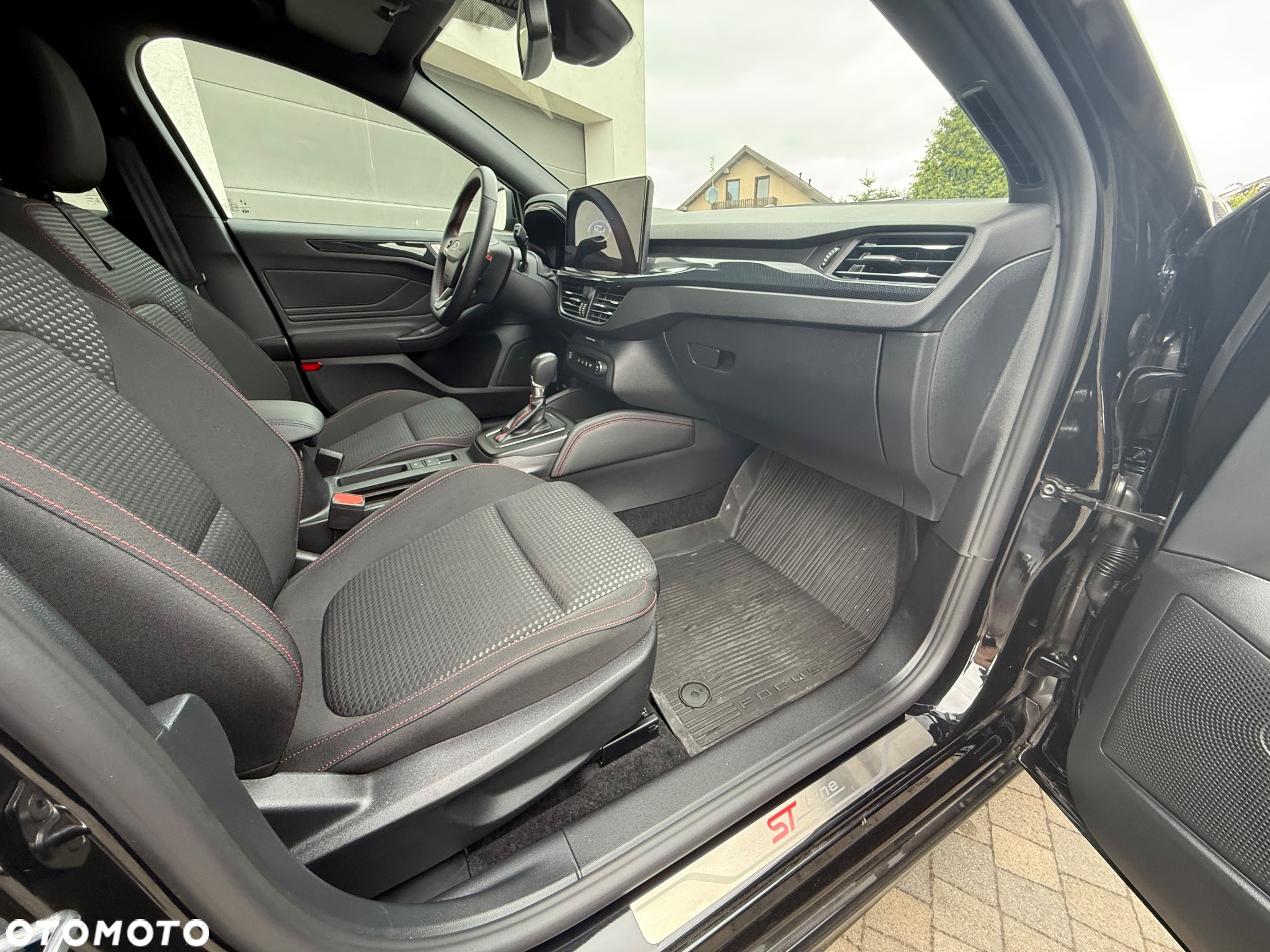 Ford Focus 1.0 EcoBoost mHEV ST-Line X - 12