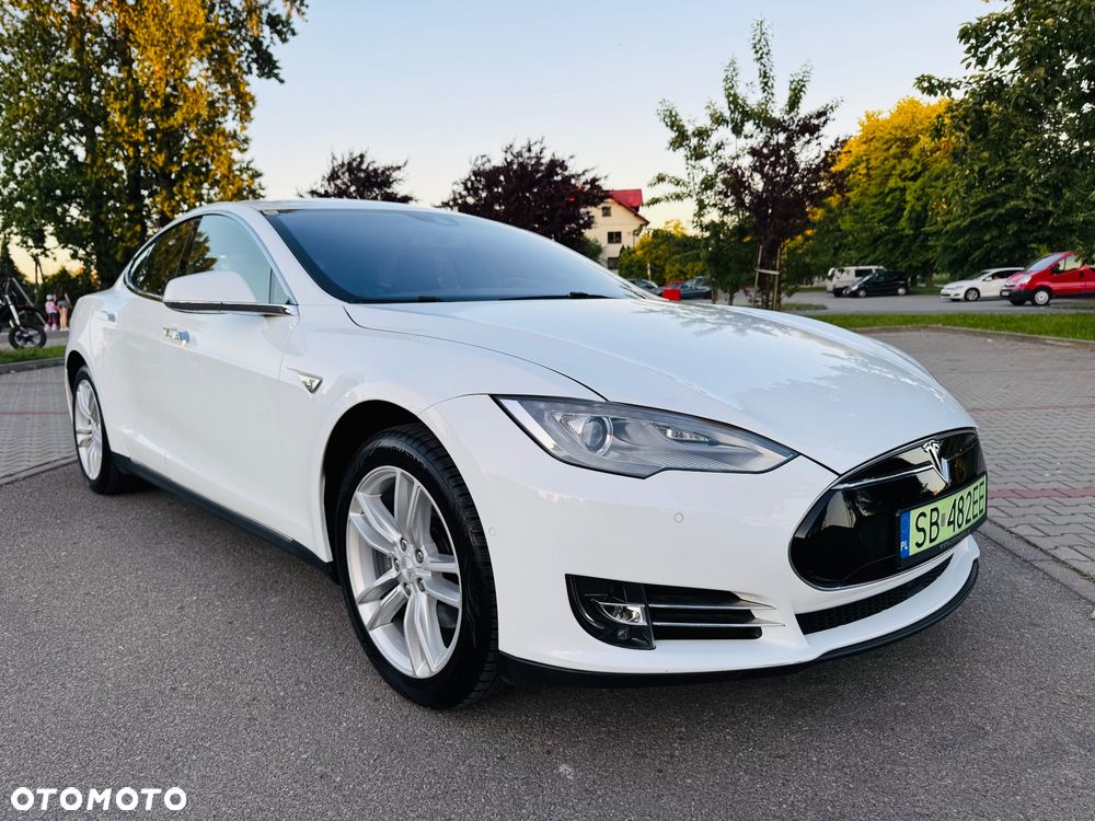 Tesla Model S - 2