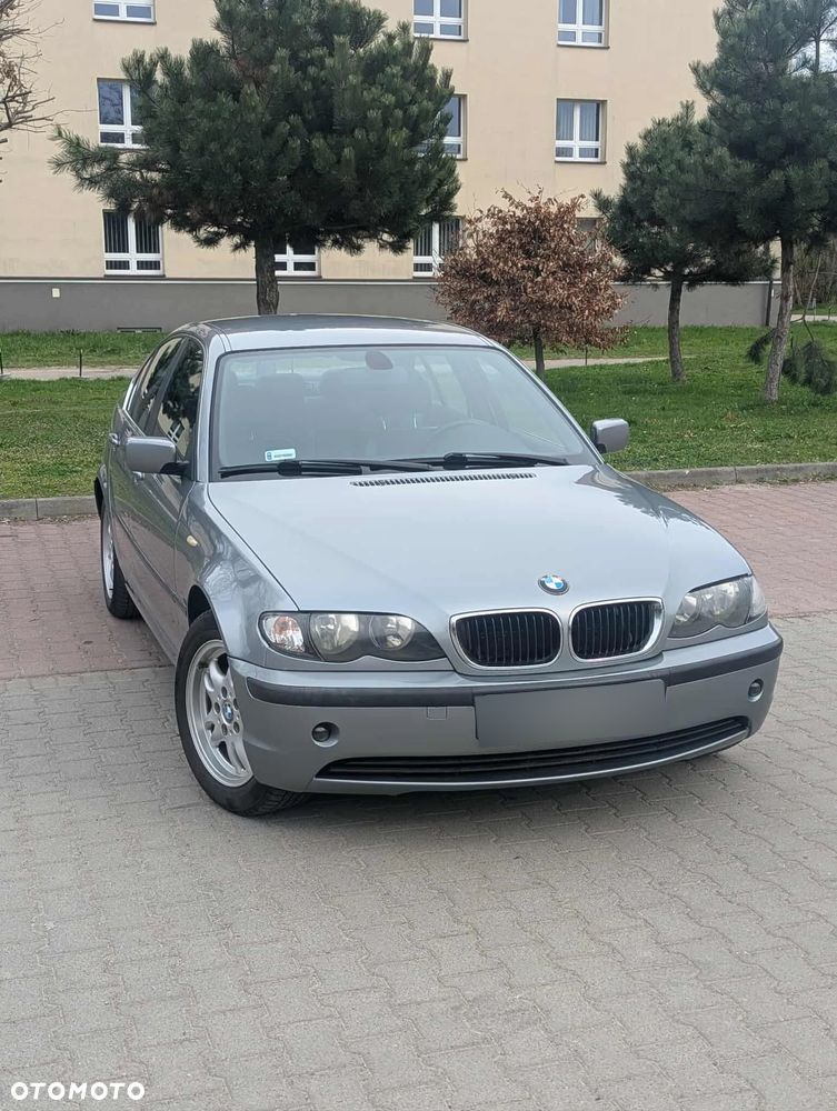 BMW Seria 3 318i - 4