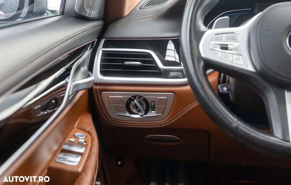BMW Seria 7 745Le xDrive AT PHEV - 29