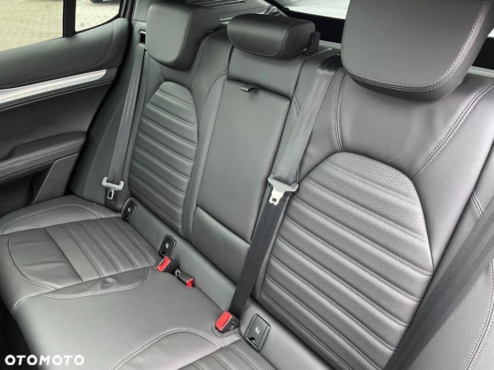 Alfa Romeo Stelvio - 12