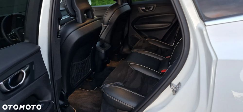 Volvo XC 60 T5 GPF AWD R-Design - 13