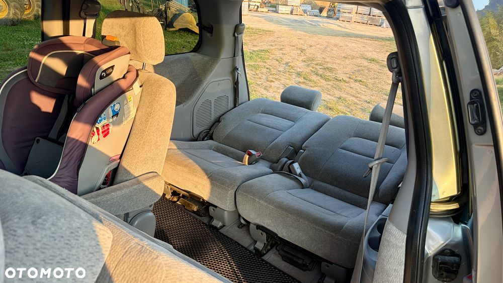 Kia Sedona 3.5 V6 LX - 8