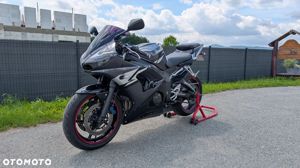 Yamaha R6 - 7
