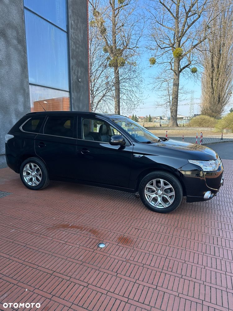 Mitsubishi Outlander - 4