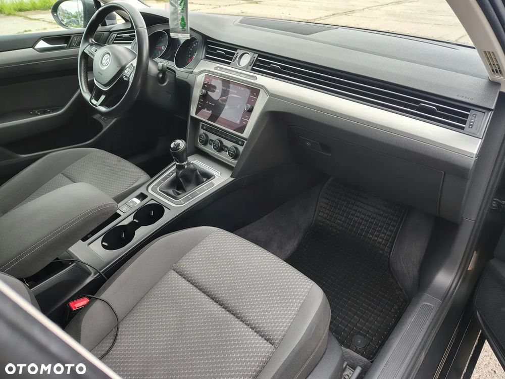 Volkswagen Passat 2.0 TDI BMT Comfortline - 18