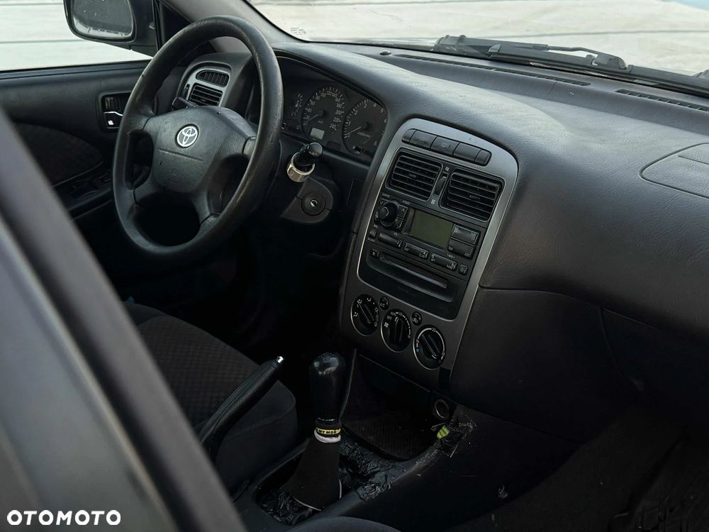 Toyota Avensis 1.6 VVT-i Terra - 8