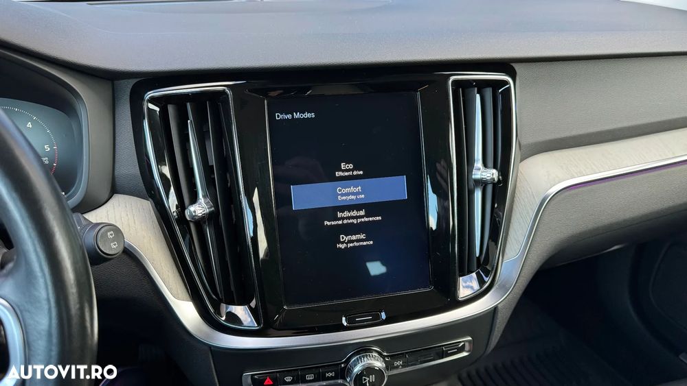 Volvo V60 D4 AWD Geartronic Momentum Pro - 20