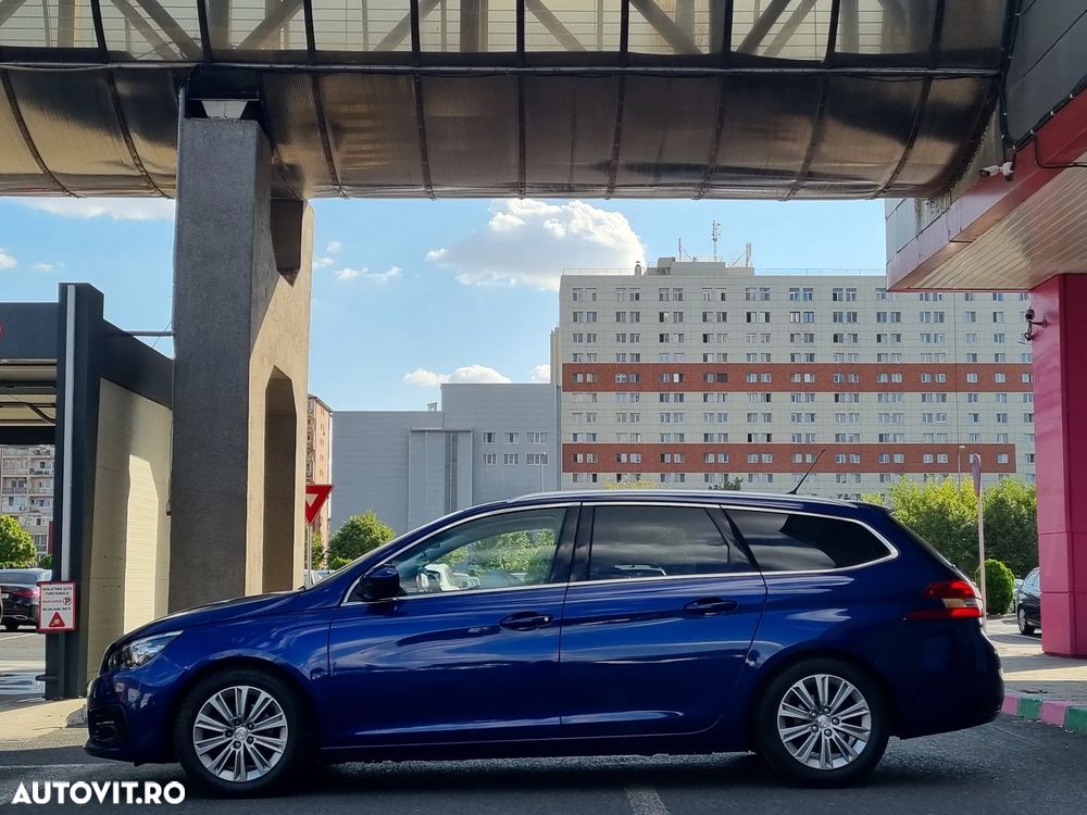 Peugeot 308 SW 1.2 L PureTech Turbo S&S Allure - 8