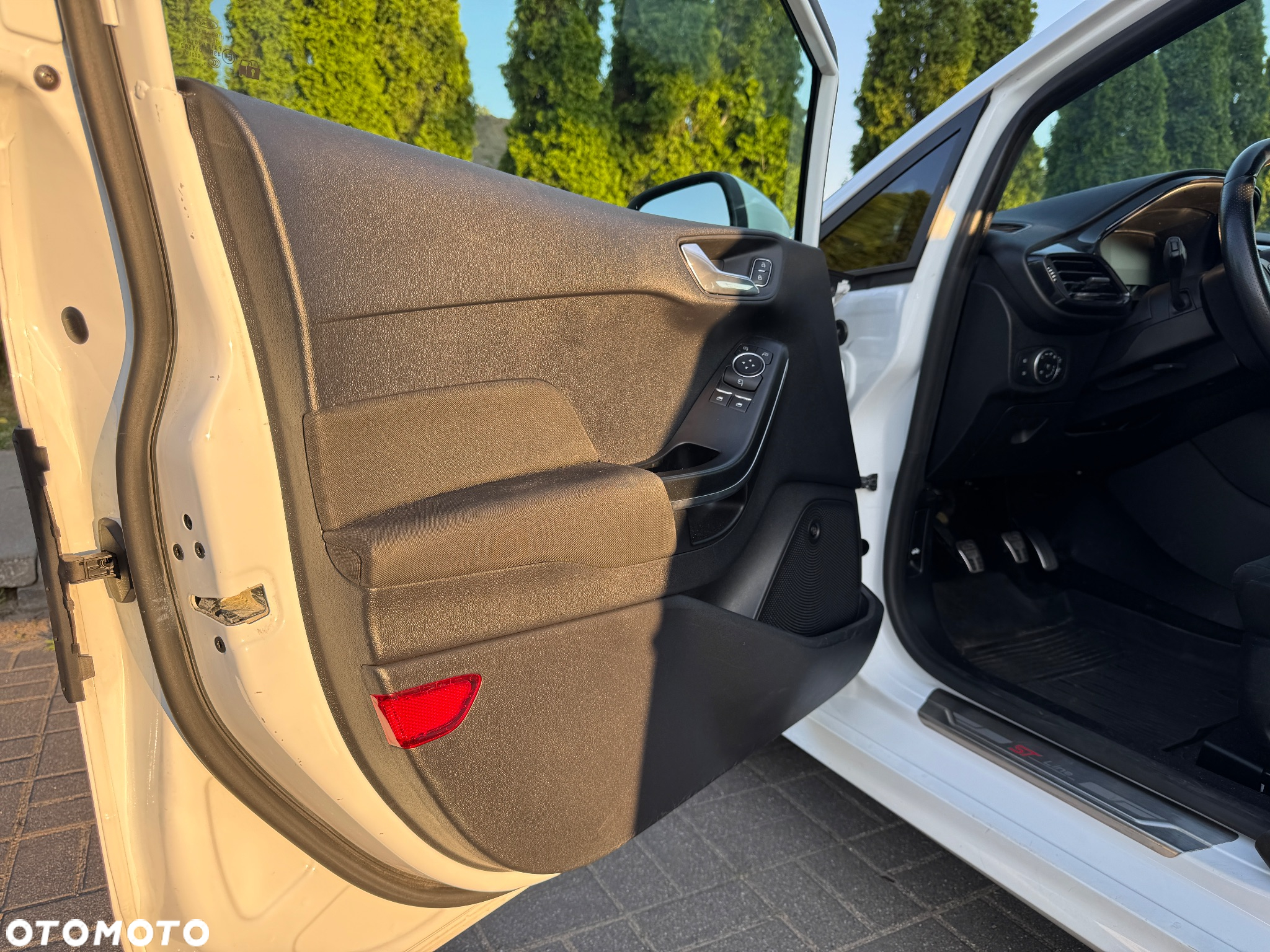 Ford Fiesta 1.0 EcoBoost S&S ST-LINE - 12