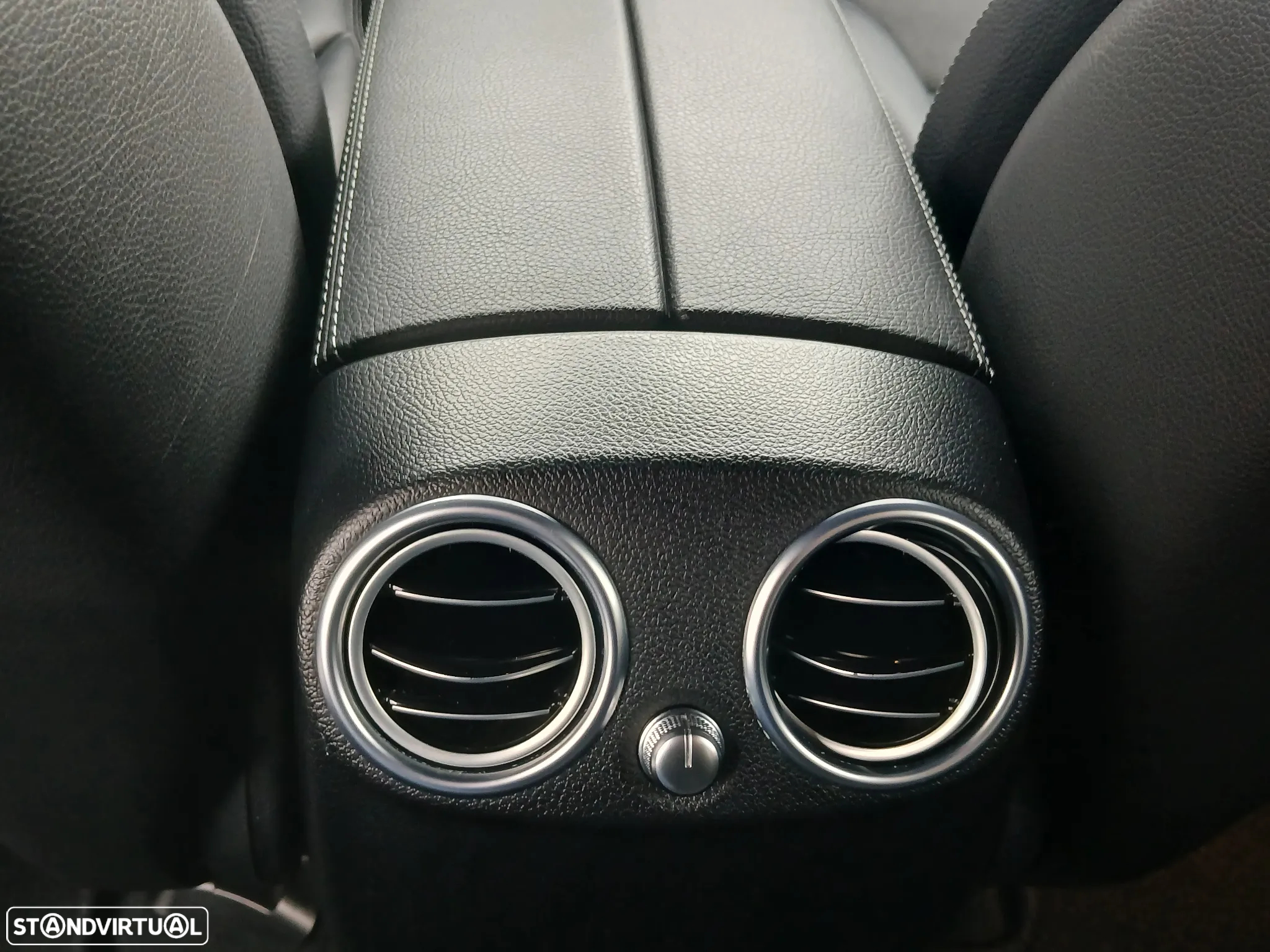 Mercedes-Benz GLC 250 d 4Matic 9G-TRONIC AMG Line - 36