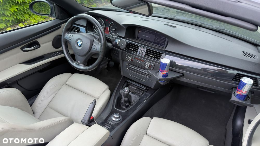 BMW Seria 3 330i - 12