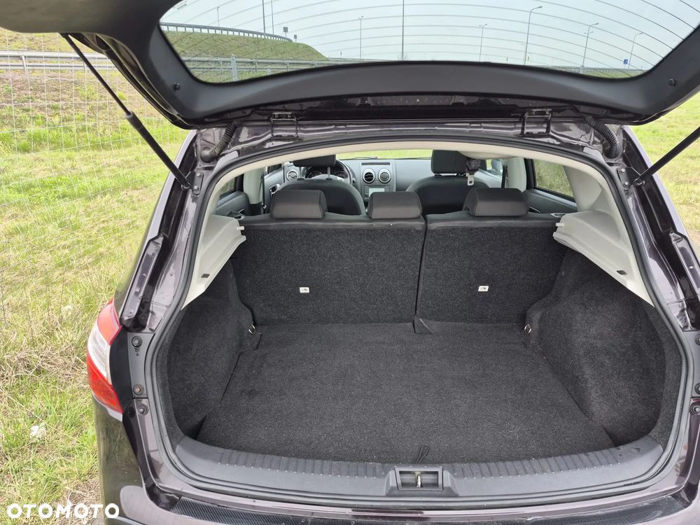 Nissan Qashqai 2.0 dCi DPF tekna - 10
