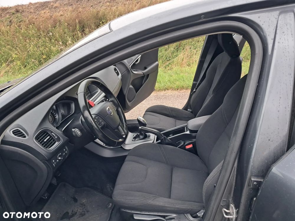 Volvo V40 D2 Momentum - 16