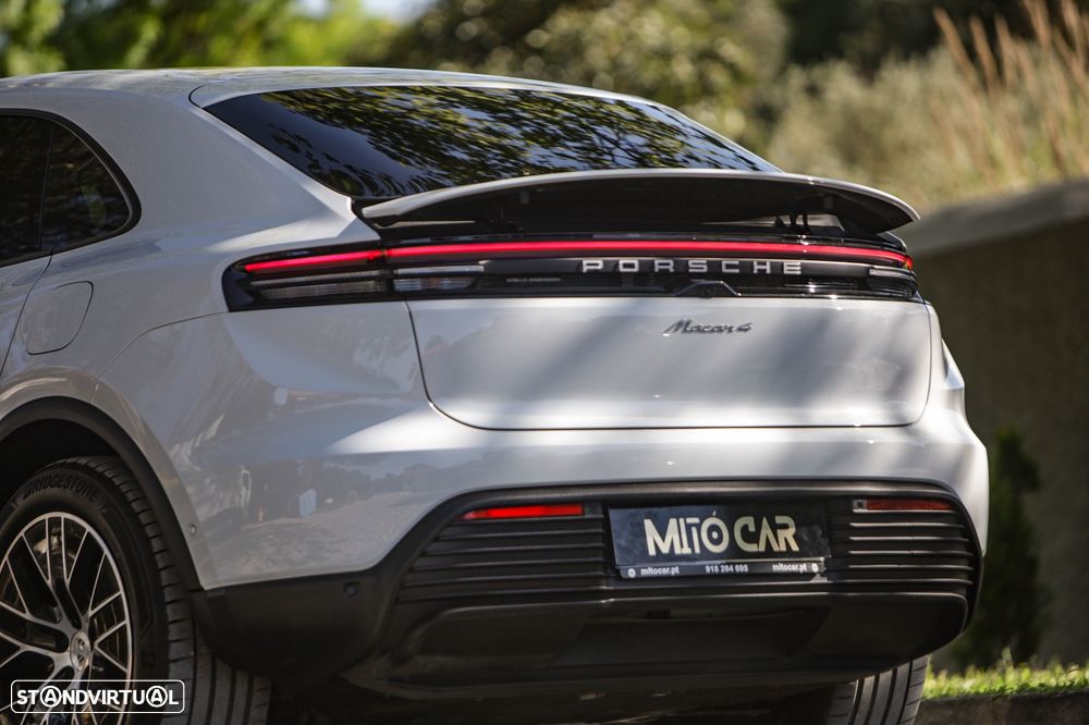 Porsche Macan Electric 4 - 9
