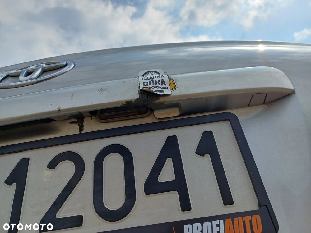 Toyota Avensis 2.0 D-4D - 5