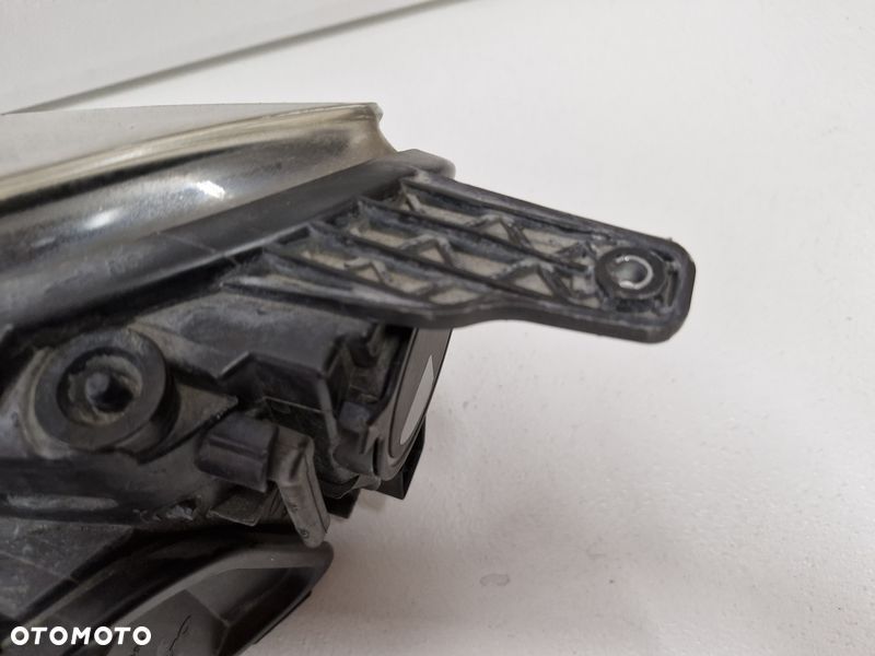 VOLVO V40 II 2 LAMPA REFLEKTOR PRAWY PRZÓD XENON UK 31283335 - 7