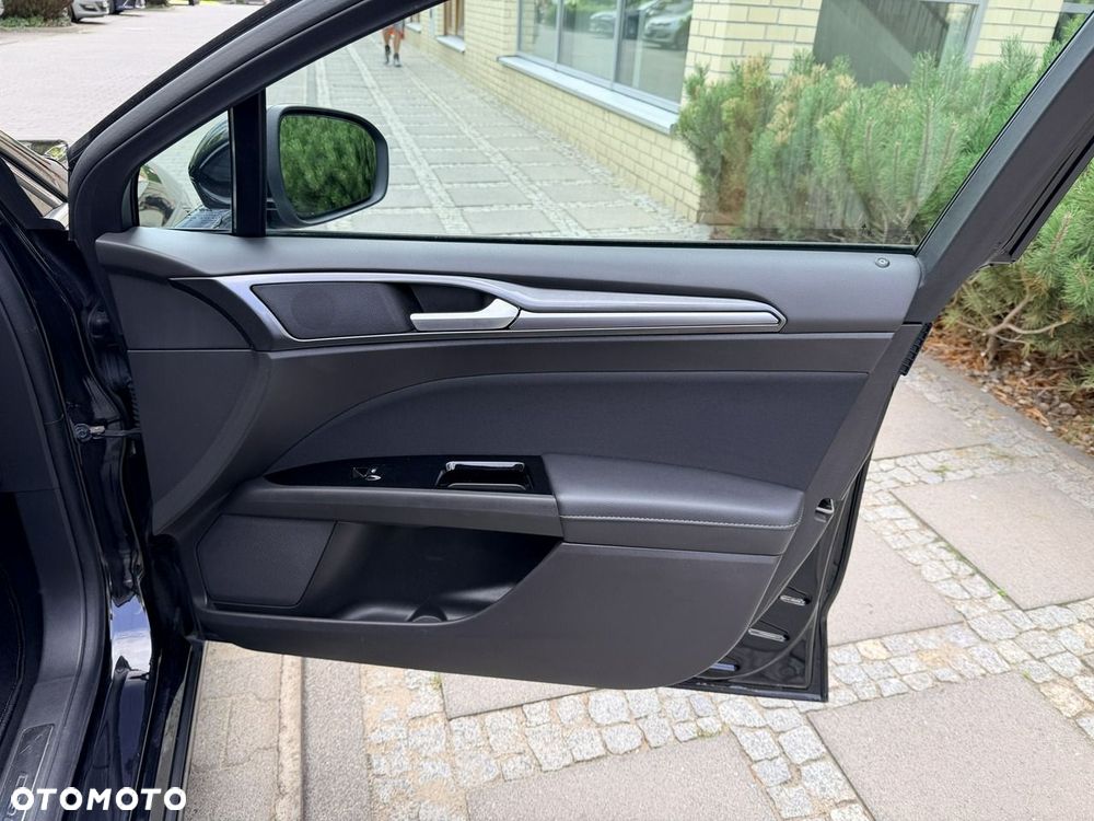Ford Mondeo - 27