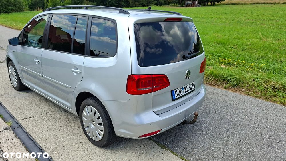 Volkswagen Touran 2.0 TDI DPF BlueMotion Technology DSG MATCH - 9