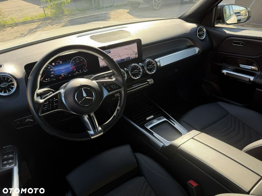 Mercedes-Benz GLB - 12