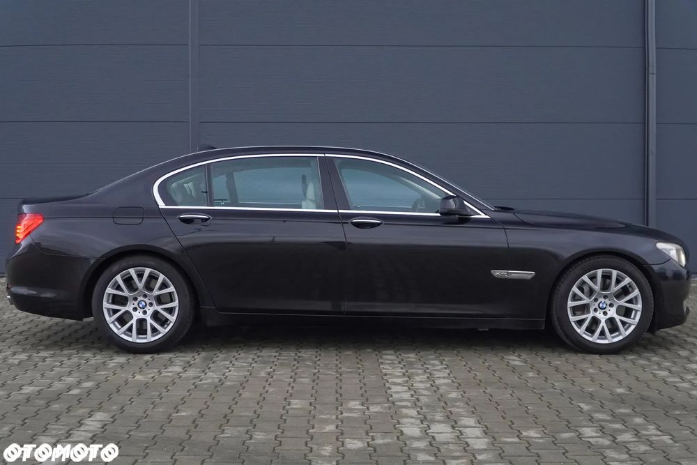 BMW Seria 7 750i L xDrive - 5