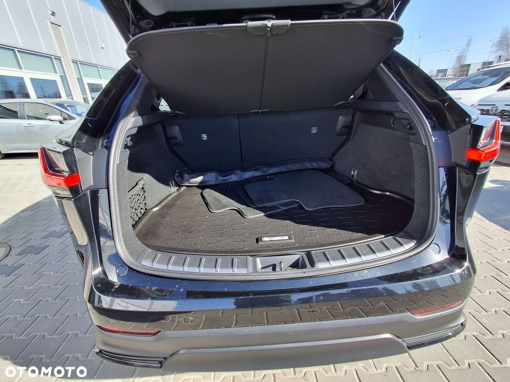 Lexus NX 350h Prestige AWD - 24