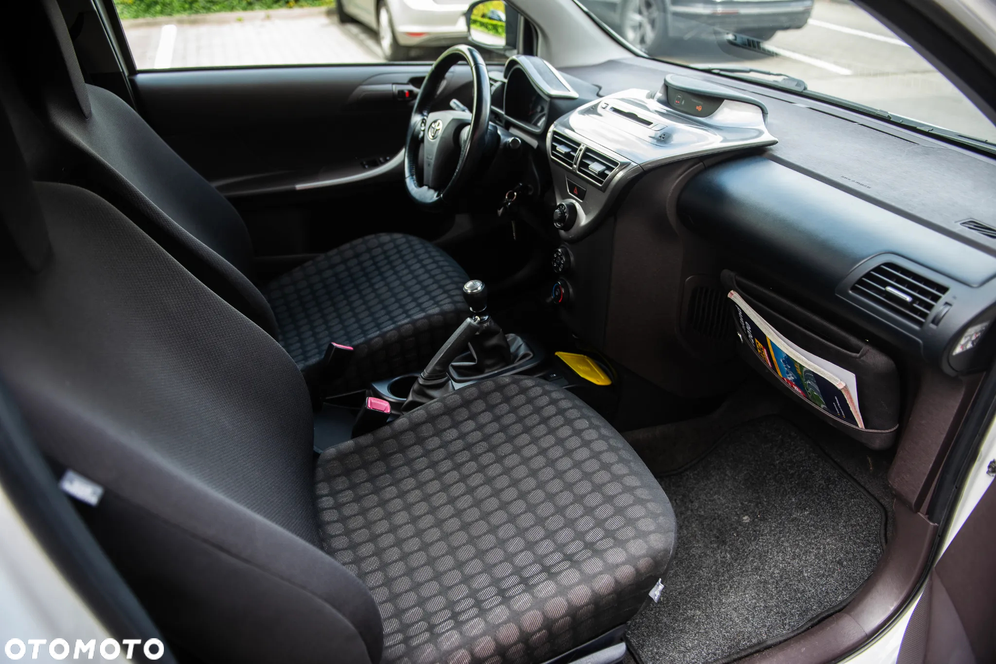 Toyota iQ 1.0 Sol - 27