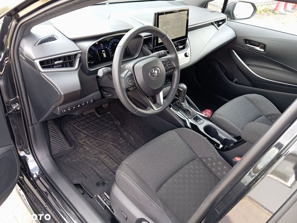 Toyota Corolla - 13