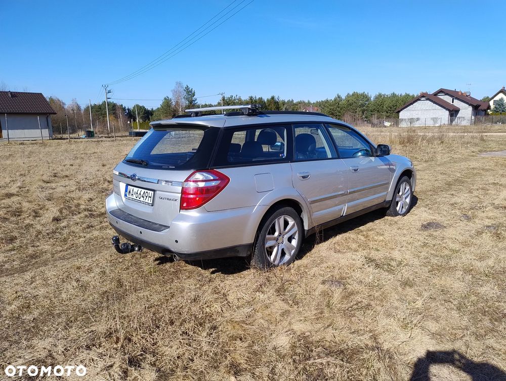 Subaru Outback 2.5i AT - 3
