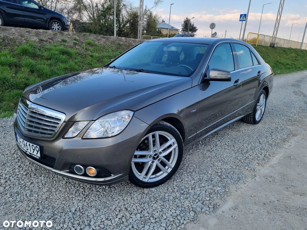 Mercedes-Benz Klasa E 200 CDI DPF BlueEFFICIENCY Automatik Elegance - 26
