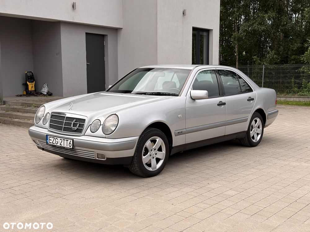 Mercedes-Benz Klasa E - 5
