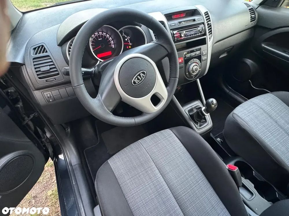 Kia Venga - 14