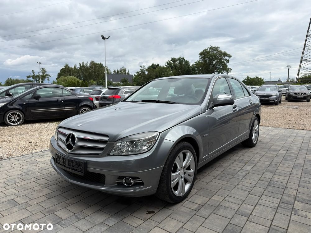 Mercedes-Benz Klasa C 180 CGI BlueEFFICIENCY Avantgarde - 20