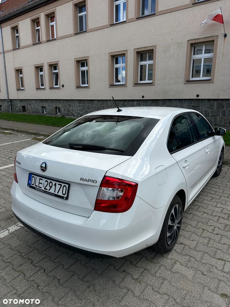 Skoda RAPID 1.2 TSI Active - 8