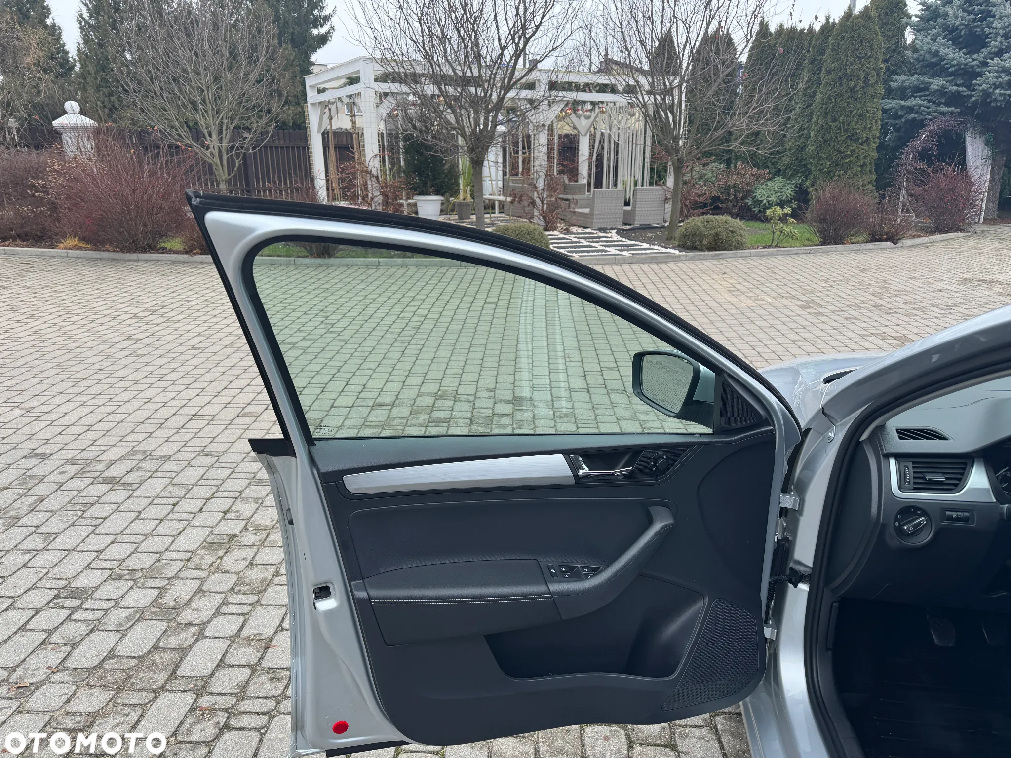 Skoda RAPID - 16