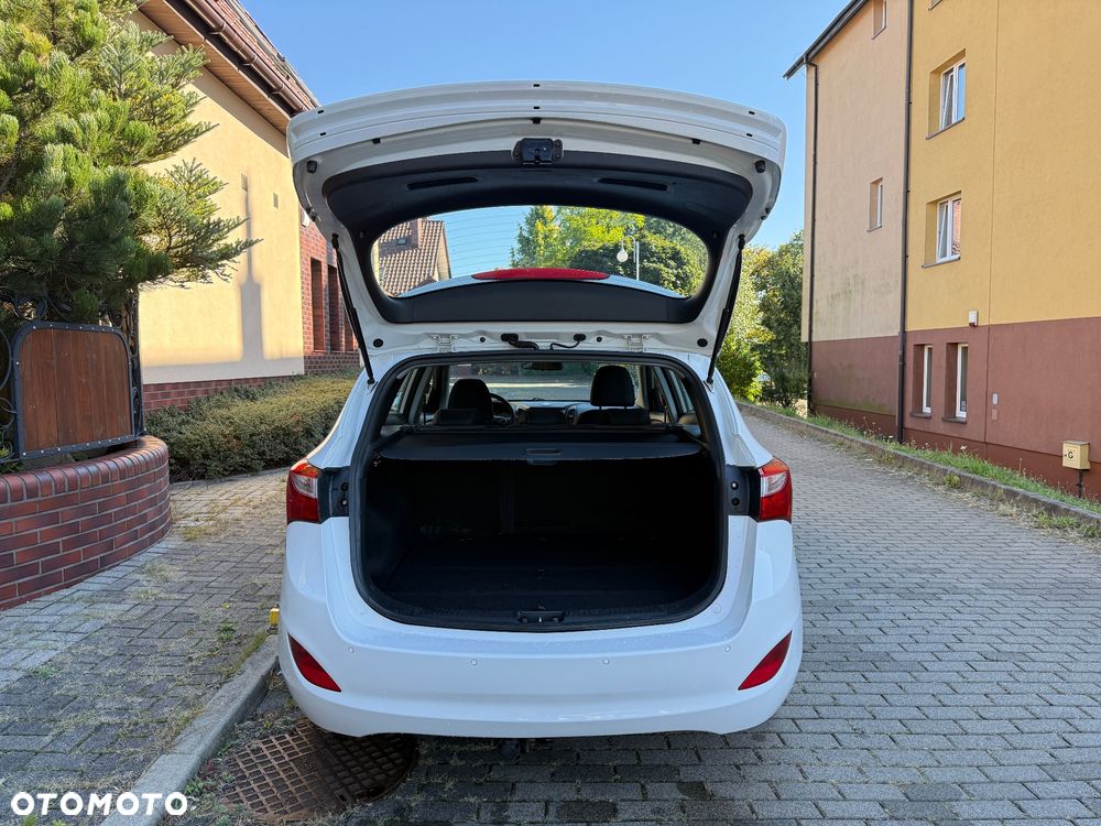 Hyundai i30 1.6 Comfort - 24