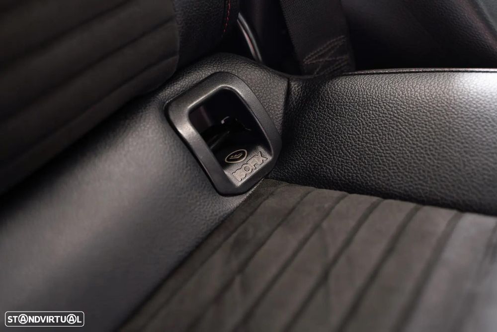 Mercedes-Benz GLA 200 - 43
