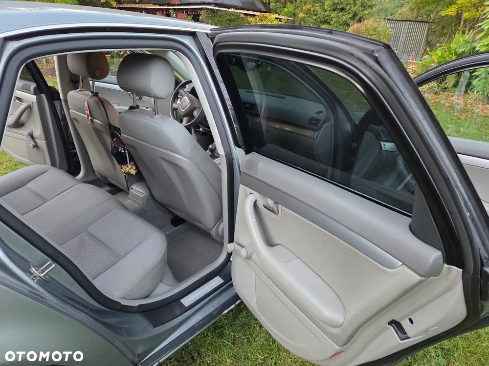 Audi A4 Limousine - 9