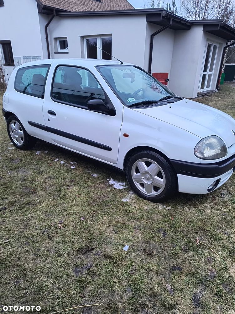 Renault Clio 1.9 D RT - 1