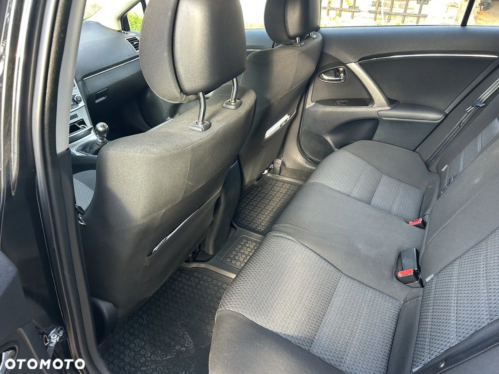 Toyota Avensis 1.8 Premium - 22
