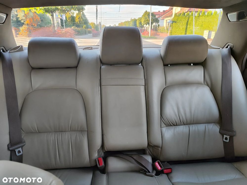 Lexus LS Standard - 11