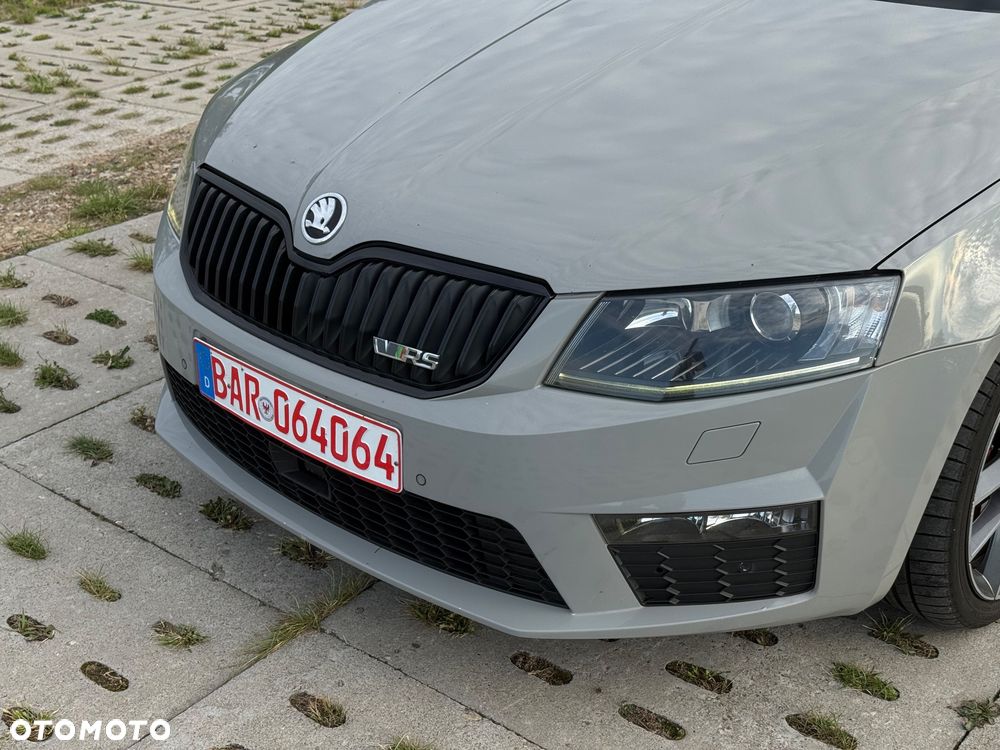 Skoda Octavia 2.0 TDI DSG RS - 3
