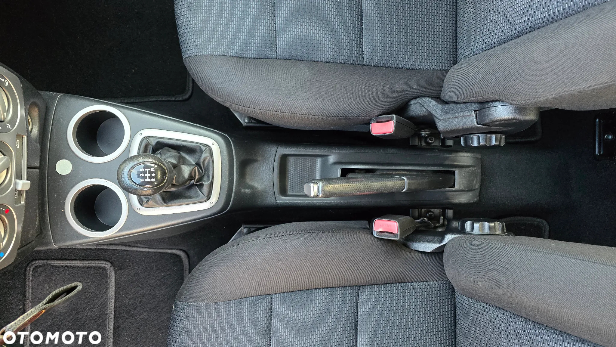 Mazda 2 - 16