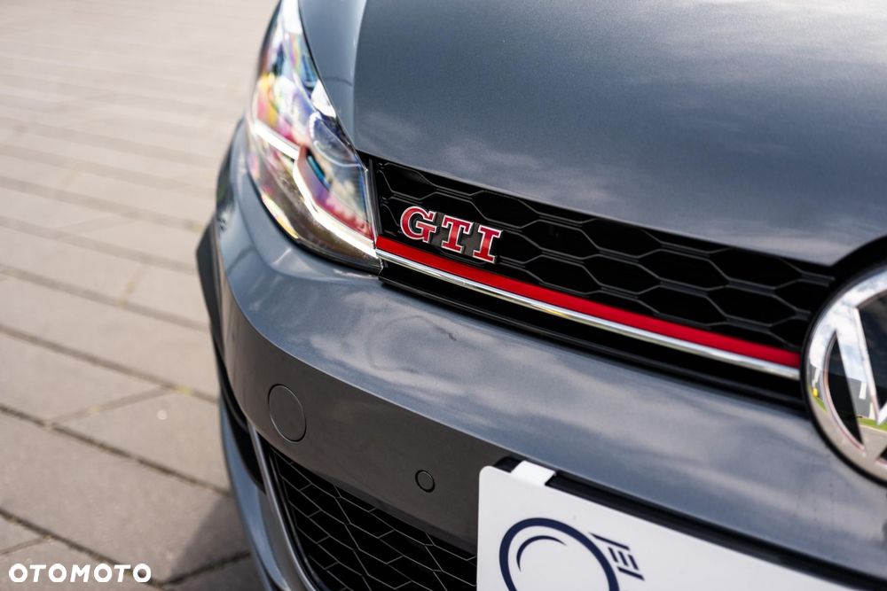 Volkswagen Golf - 40