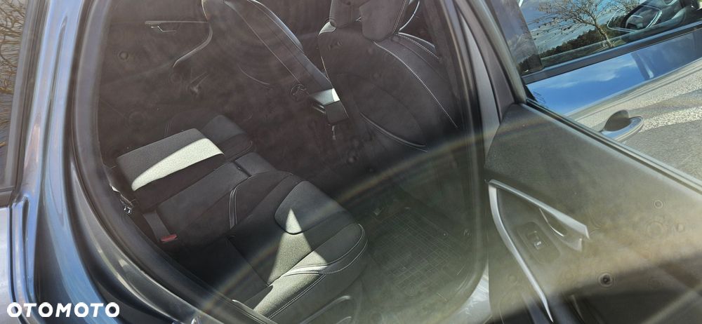 Volvo V40 - 8
